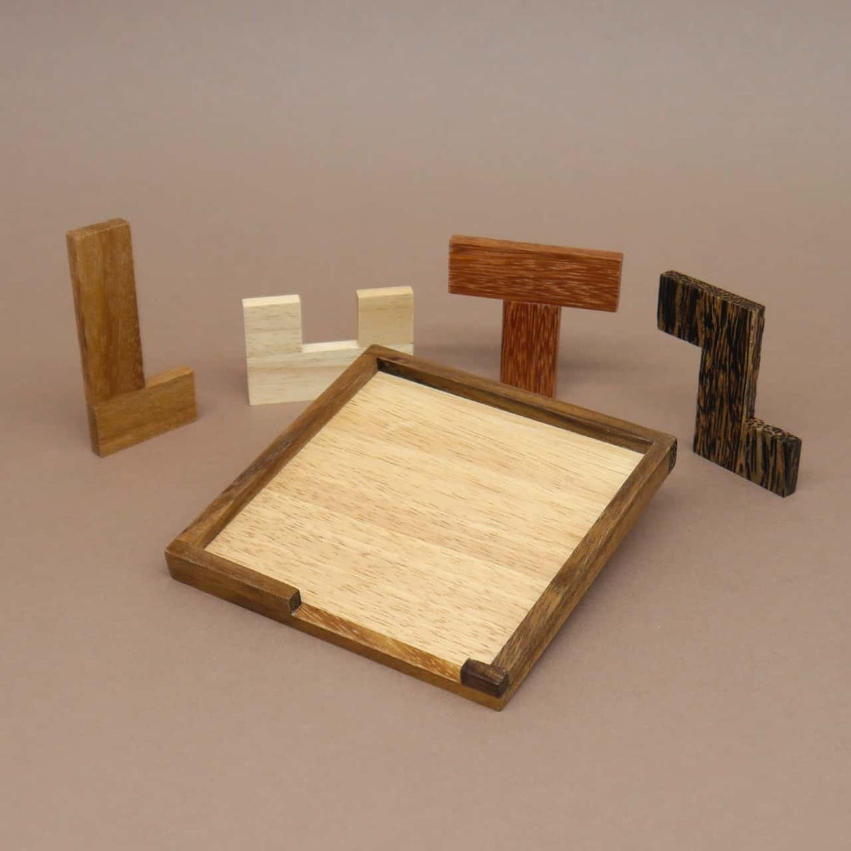 LUTZ - challenging, elegant sliding puzzle